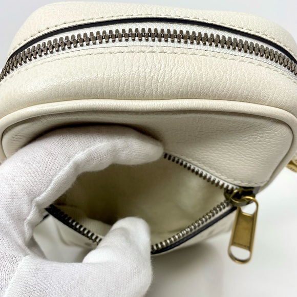 Authentic Gucci Grained Calfskin Logo Messenger Bag - Picture 7 of 15